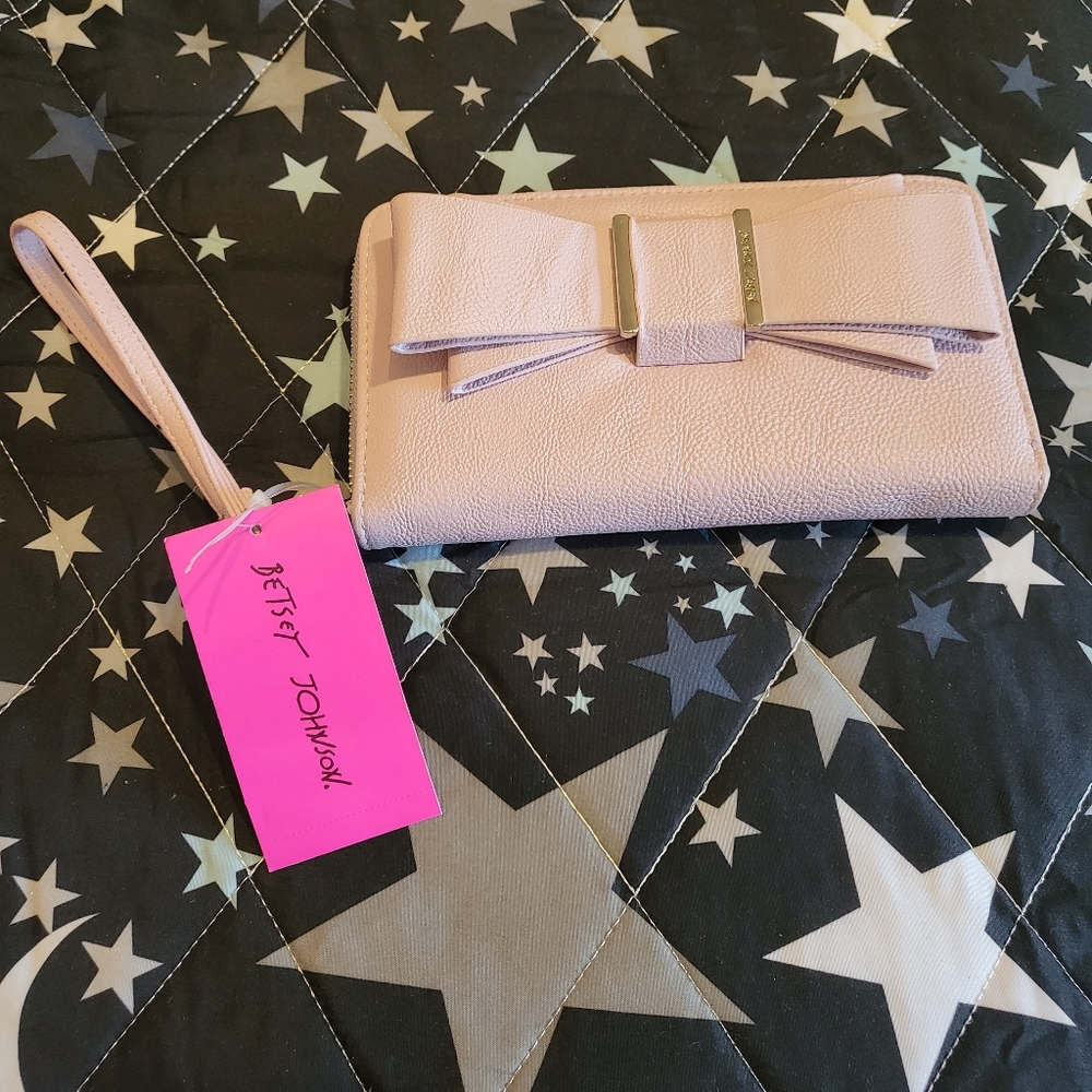 Betsy Johnson wristle Bow Purple Lavender Wallet